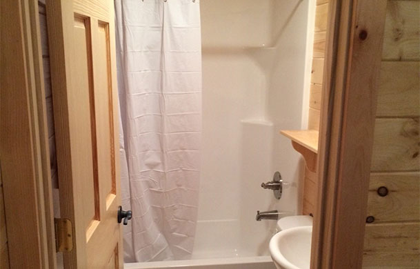Deluxe Cabin bathroom